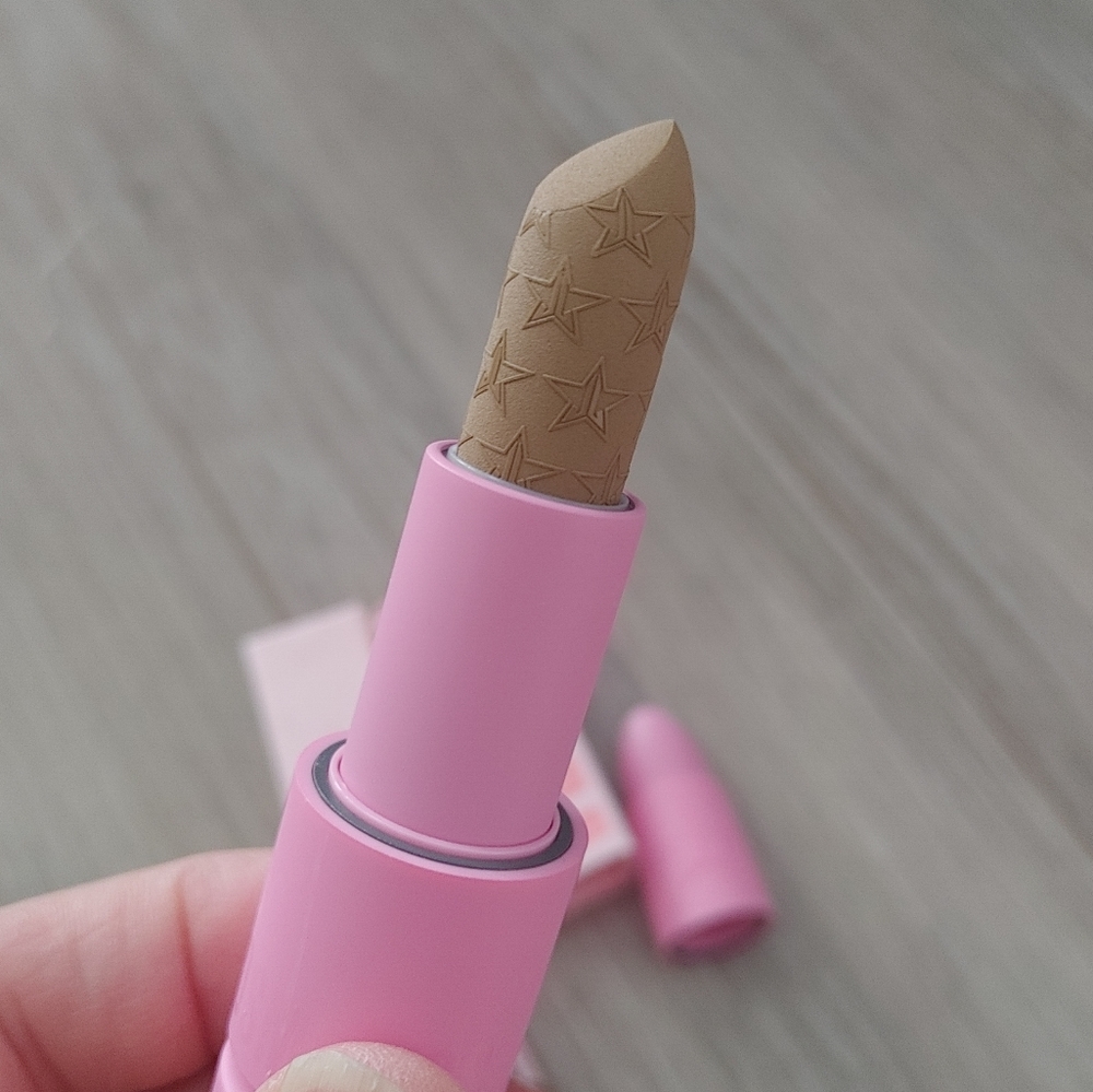 Jeffree Star Cosmetics Unphazed Velvet Trap Lipstick